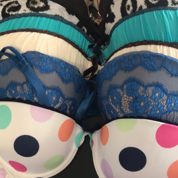 Bras - Picture 2 of 5